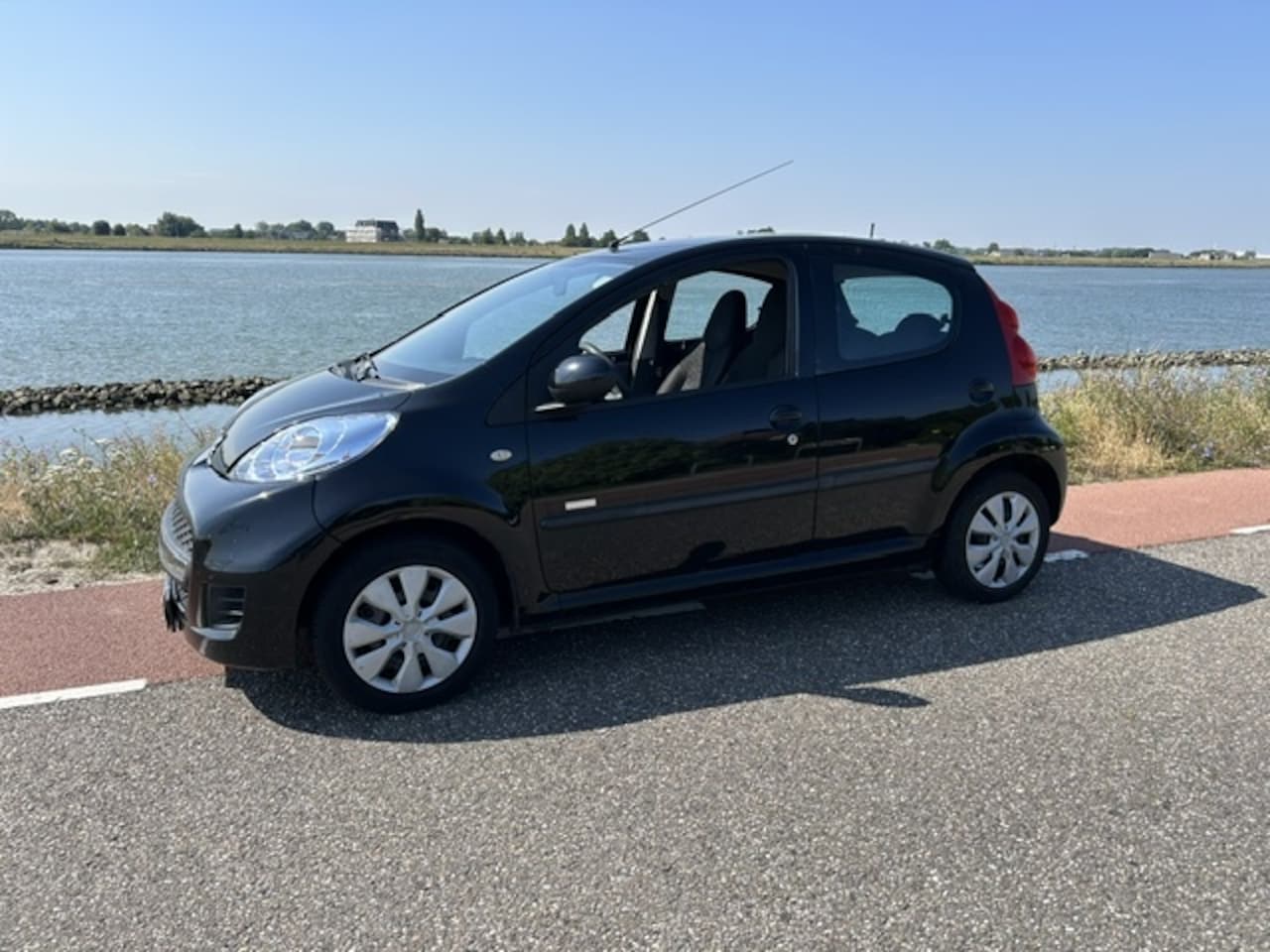 Peugeot 107 - 101.000 km 5 deurs 2010 airco ijskoud nwe apk/banden - AutoWereld.nl