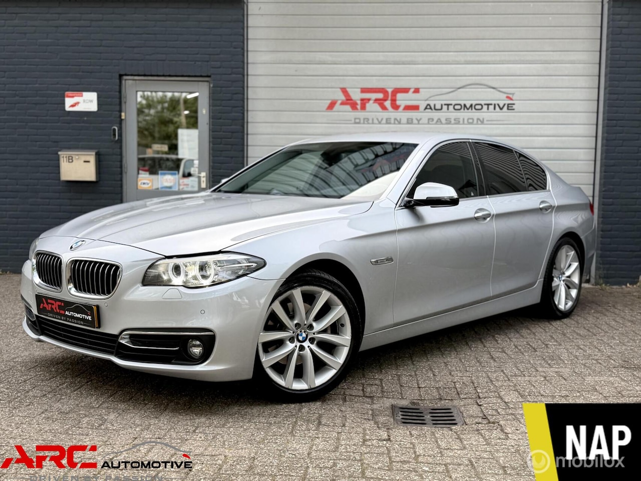 BMW 5-serie - 520i High Luxury Edition Topstaat! - AutoWereld.nl