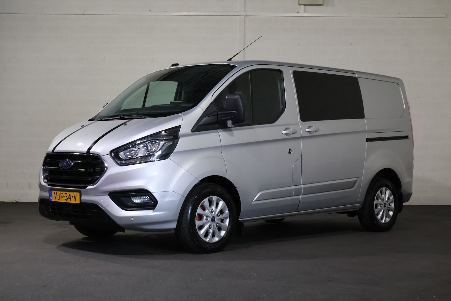 Ford Transit Custom - 2.0 TDCI 130pk L1 H1 Limited Automaat DC - AutoWereld.nl