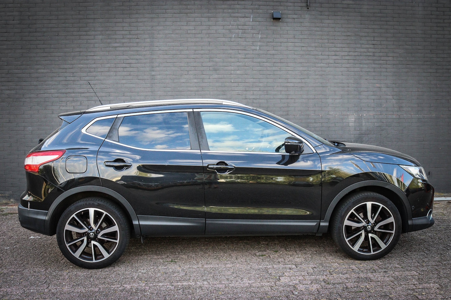 Nissan Qashqai - 1.2 Tekna Net binnen-Nu al te bezichtigen - AutoWereld.nl