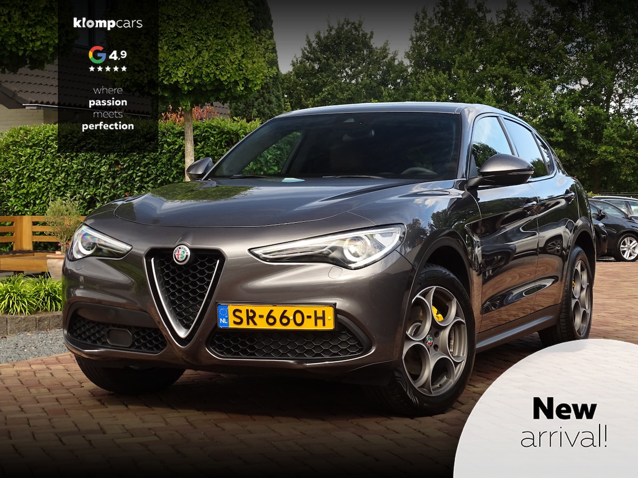 Alfa Romeo Stelvio - 2.0 T AWD Velocest. | Carplay!! | Flippers | Uniek-netjes! | Donkere hemelbekl. - AutoWereld.nl