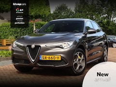 Alfa Romeo Stelvio - 2.0 T AWD Velocest. | Carplay | Flippers | Uniek-netjes | Donkere hemelbekl