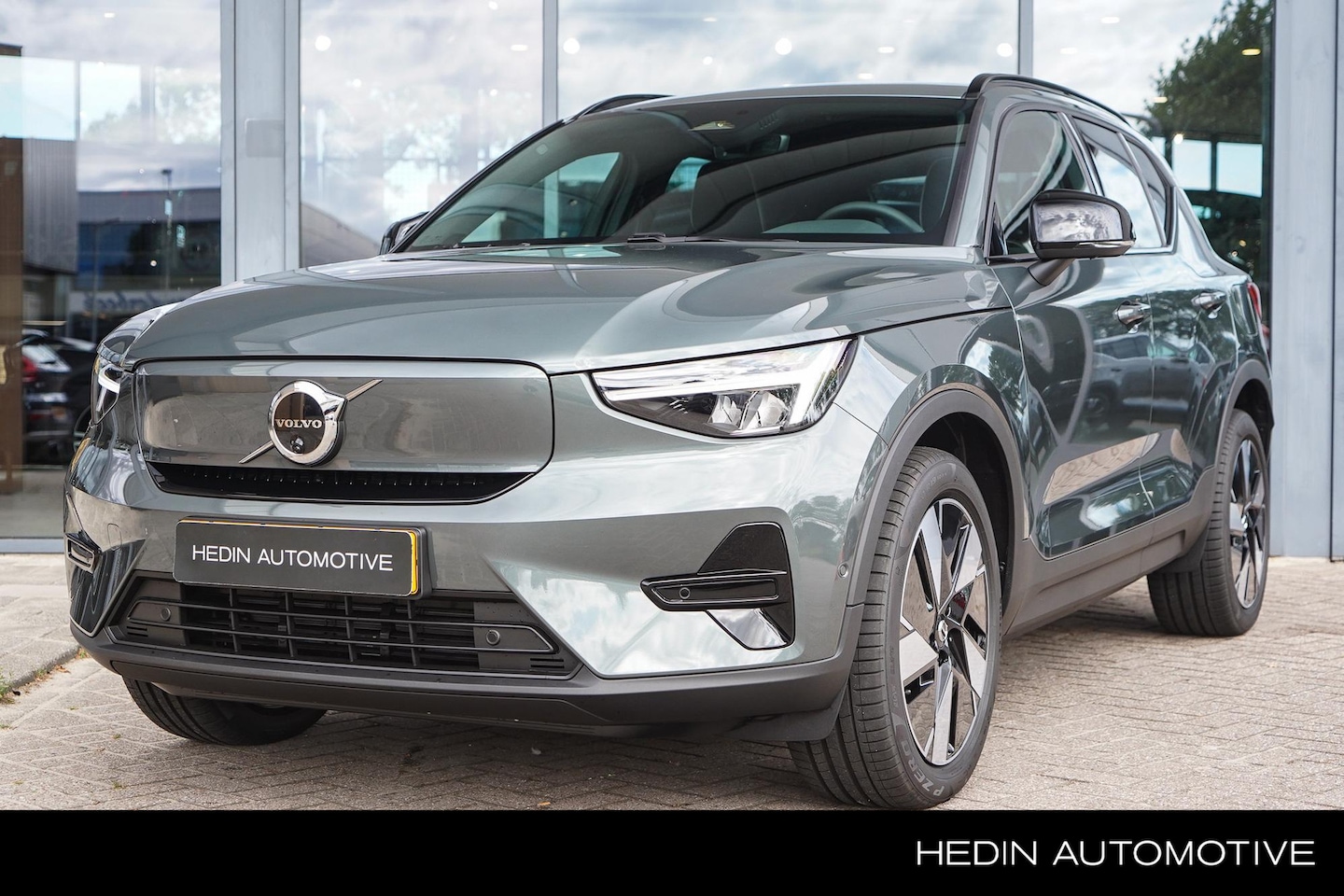 Volvo EX40 - Single Motor Extended Range Plus Europa 82 kWh | Elek. Stoelen + Geheugen | Harman/Kardon - AutoWereld.nl