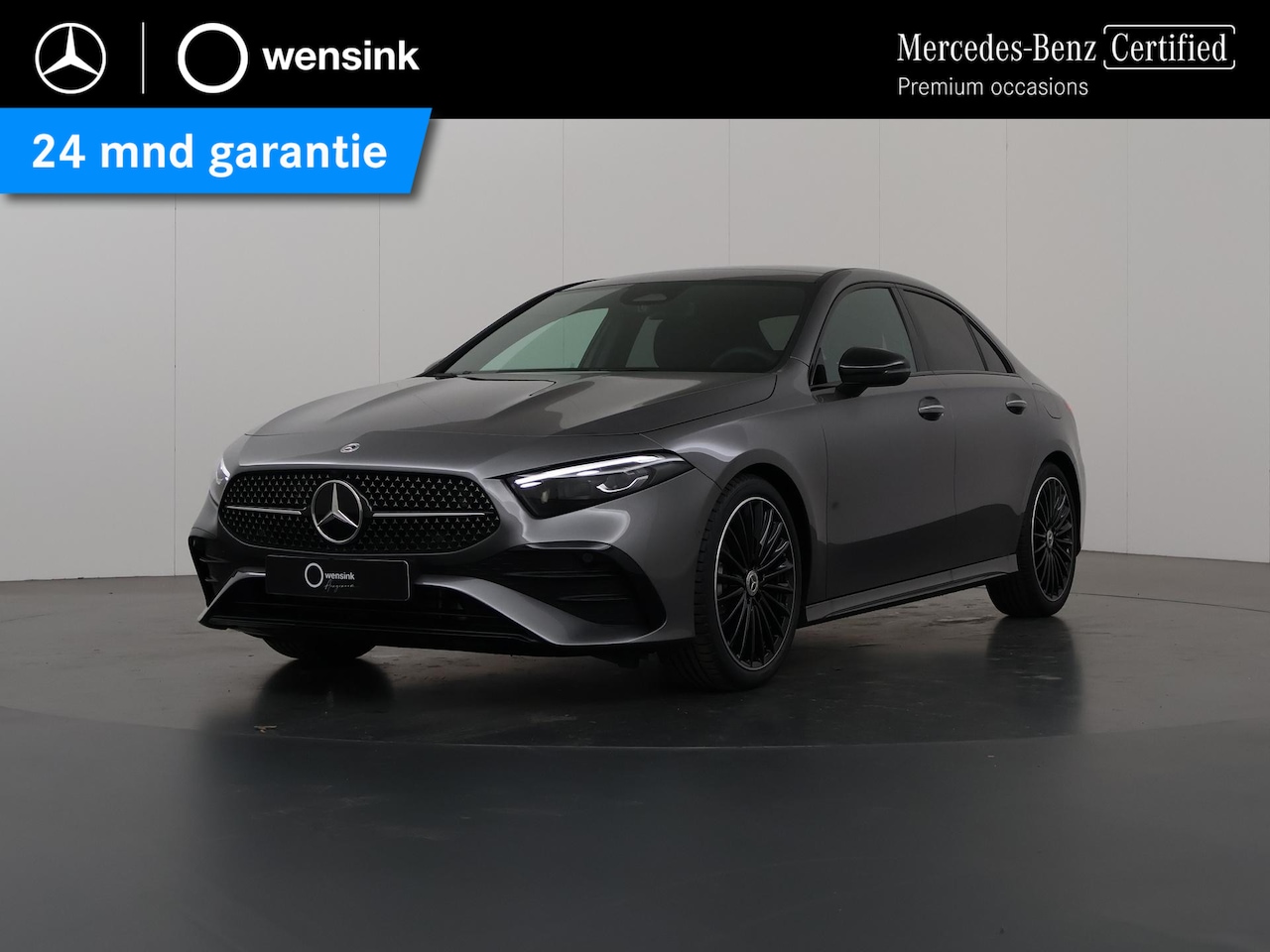 Mercedes-Benz A-klasse - 180 Star Edition AMG Line | Night | Multispaaks velgen | Panoramasdak | Achteruitrijcamera - AutoWereld.nl