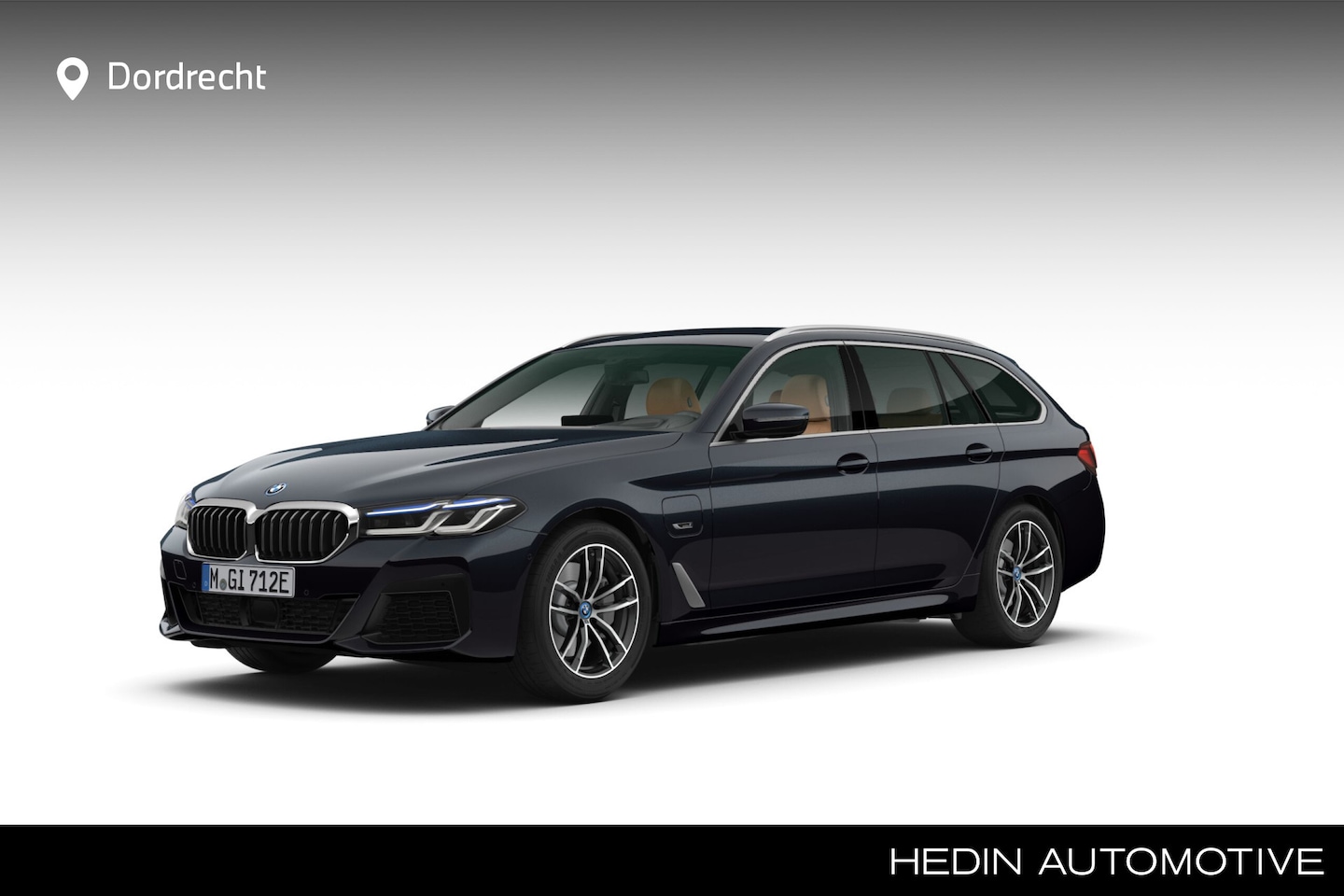 BMW 5-serie Touring - 530e xDrive M-Sport | Drive Assist Prof. | Trekhaak | Laserlight | 4-zone airconditioning - AutoWereld.nl