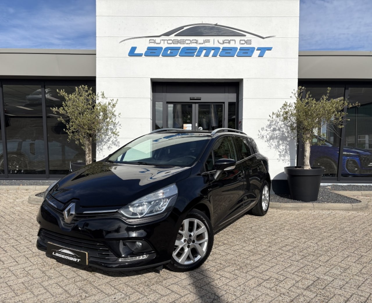 Renault Clio Estate - 0.9 TCe Limited 0.9 TCe Limited, Keyless, Navigatie, LM. velgen - AutoWereld.nl
