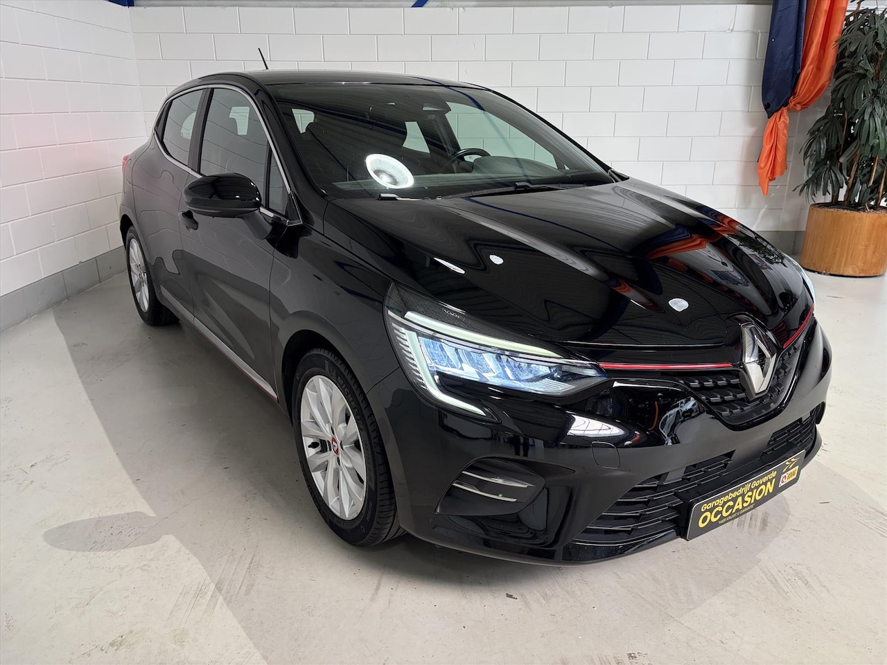 Renault Clio - 1.0 TCe Intens 1.0 TCe 100pk Intens, Cruise, Carplay, Led, Afn Trekhaak - AutoWereld.nl