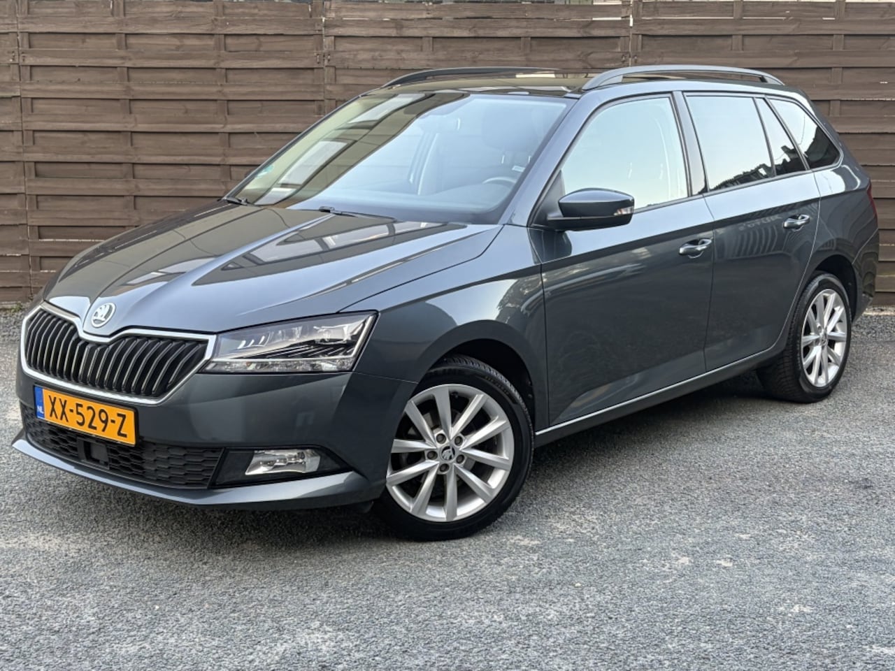 Skoda Fabia Combi - 1.0 Business Edition / Pano / Trekhaak / LM / NAP - AutoWereld.nl