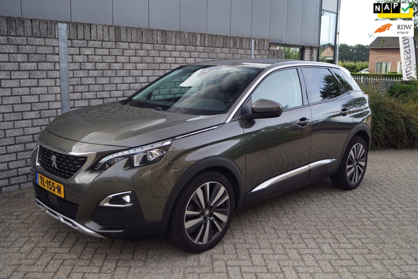 Peugeot 3008 - 1.6 e-THP Allure Autom Leder Sportst Stoelverw Navi Camera Clima LED Kopl Adapt Cruise 2x - AutoWereld.nl