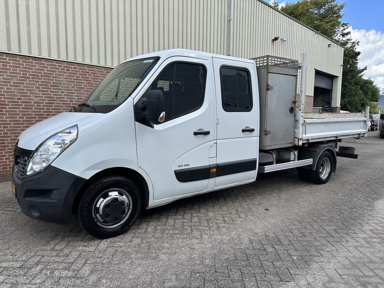 Renault Master - T35 2.3 dCi 125 DL DC Kipper Airco,3500kg Trekken - AutoWereld.nl