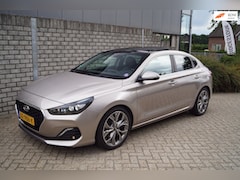 Hyundai i30 Fastback - 1.4 T-GDI Premium Autom Panodak Leder Sportst Stoel/Stuurverw Navi Camera Clima Cruis 2x P