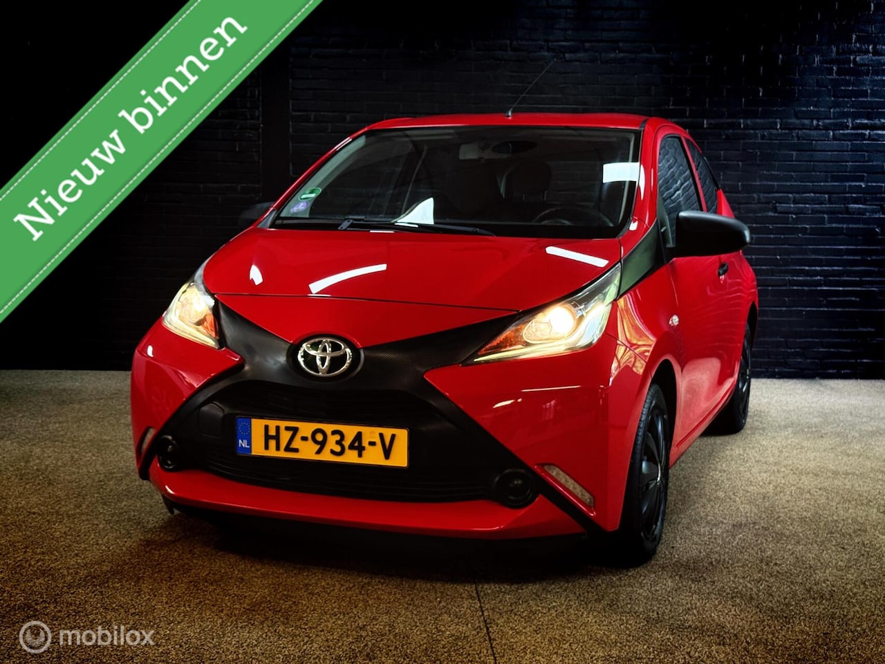 Toyota Aygo - 1.0 VVT-i x now AIRCO APPLE CARPLAY 1e EIG - AutoWereld.nl