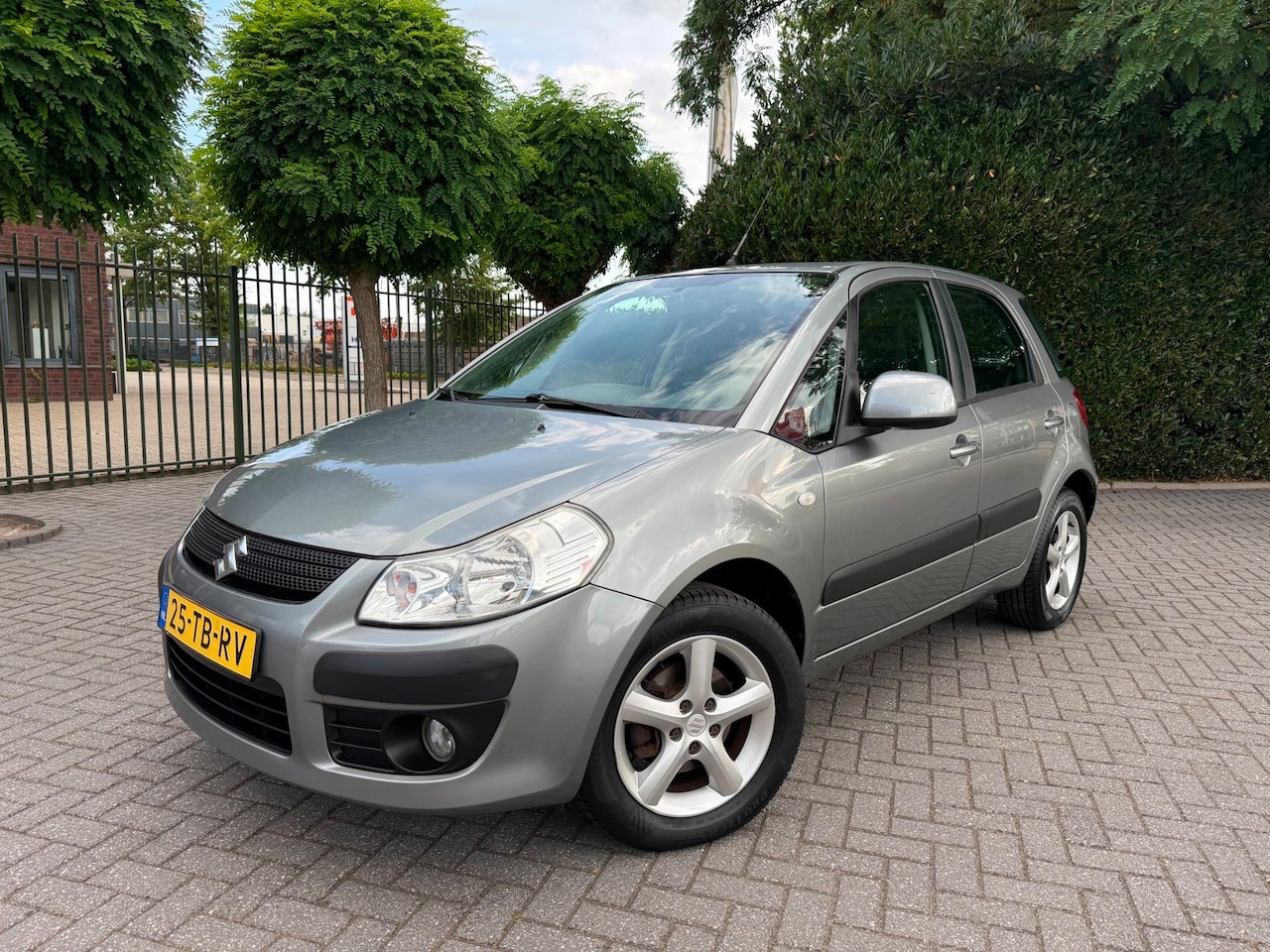 Suzuki SX4 - 1.6 Exclusive 1.6 Exclusive, Clima, LM-velgen 16", Isofix, Trekhaak - AutoWereld.nl