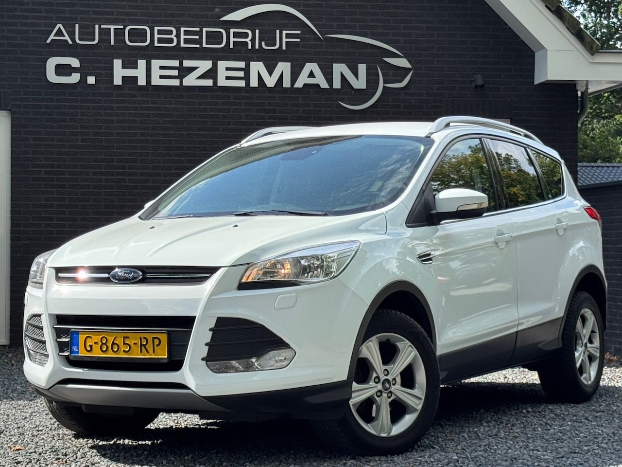 Ford Kuga - 1.5 150pk FORD Dealer OH Cruise Control Airco Stoelverw Trekhaak - AutoWereld.nl