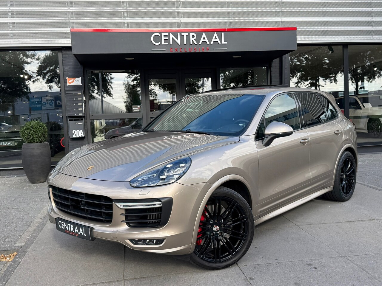 Porsche Cayenne - 3.6 GTS Pano|NL-Auto|ACC|18wegs|Carbon|Bosé|441PK|Memory - AutoWereld.nl
