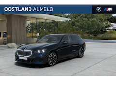 BMW 5-serie Touring - 550e xDrive M Sport Automaat / Panoramadak / Trekhaak / Bowers & Wilkins / Adaptieve LED /