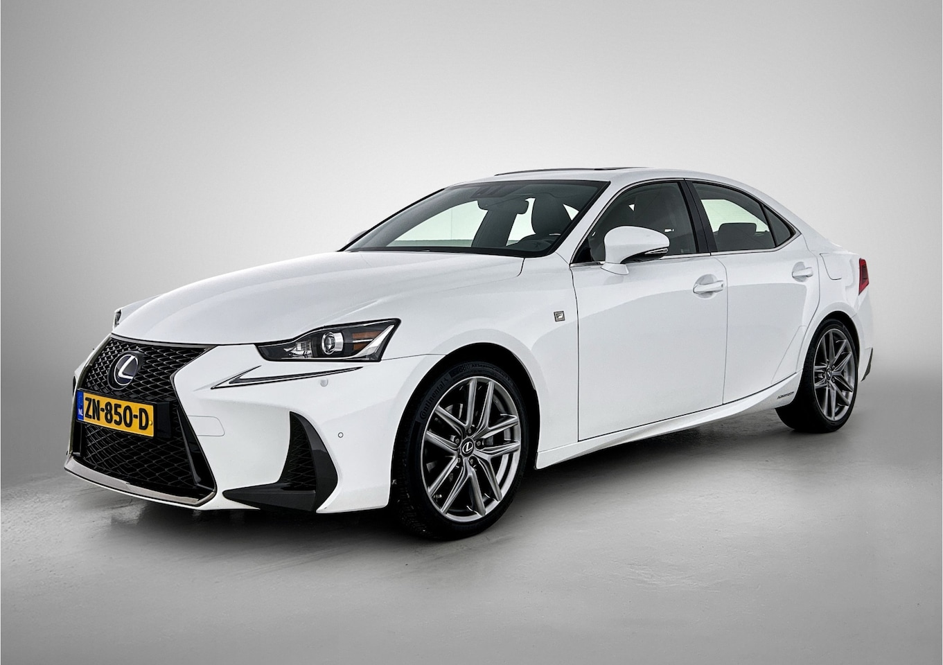 Lexus IS - 300h Hybrid F-Sport Line | Adaptief Dempingsysteem | Schuifdak | Elektrisch Verstelbare St - AutoWereld.nl