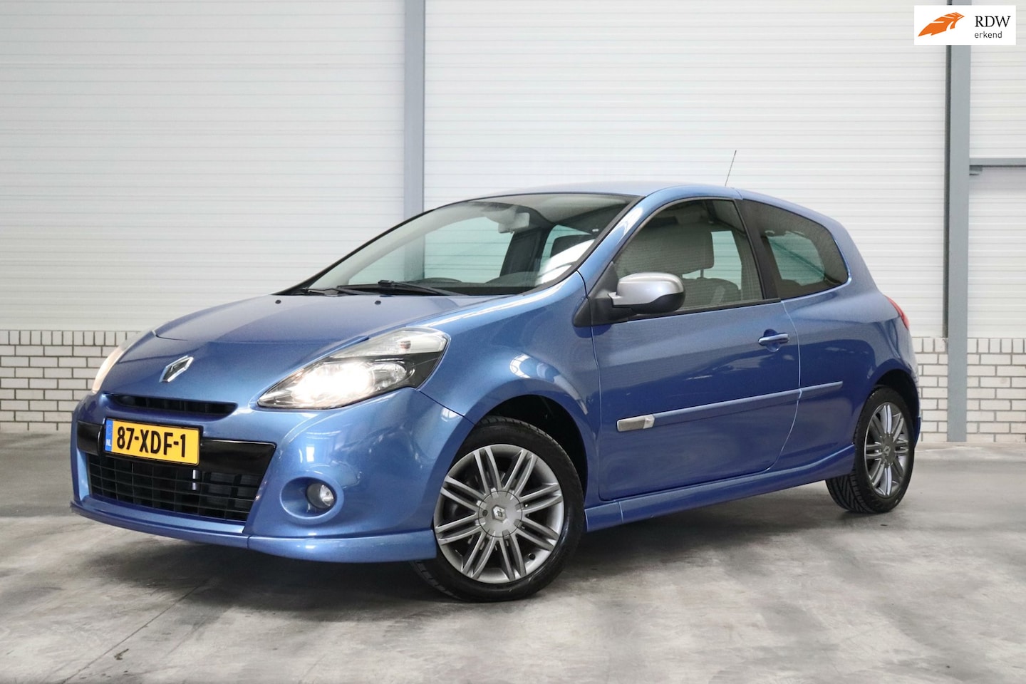 Renault Clio - 1.6 GT | AIRCO | PARKEER SENSOR | HALF LEDER | DEALER ONDERHOUDEN |NW KOPPELING - AutoWereld.nl