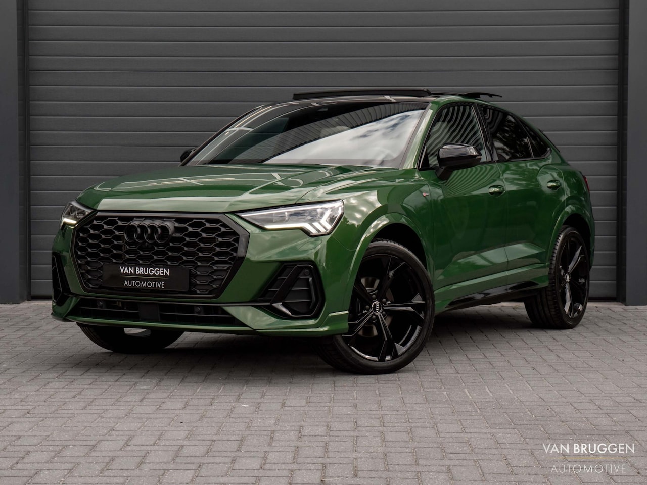 Audi Q3 Sportback - 35 TFSI S-Line Pano SONOS 360 Trekh Keyless BTW Matrix Exclusive - AutoWereld.nl