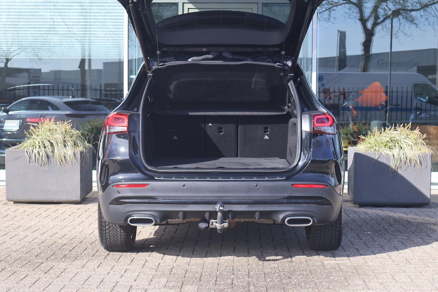 Mercedes-Benz GLA-Klasse - 180 AMG-Line | Cruise | Climate | Navigatie | Virtual | Sfeer | LED | Camera - AutoWereld.nl