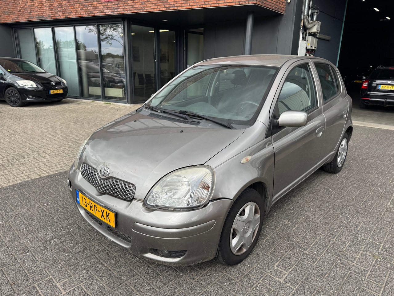 Toyota Yaris - 1.3 VVT-i S-Line 5 DEURS AIRCO - AutoWereld.nl