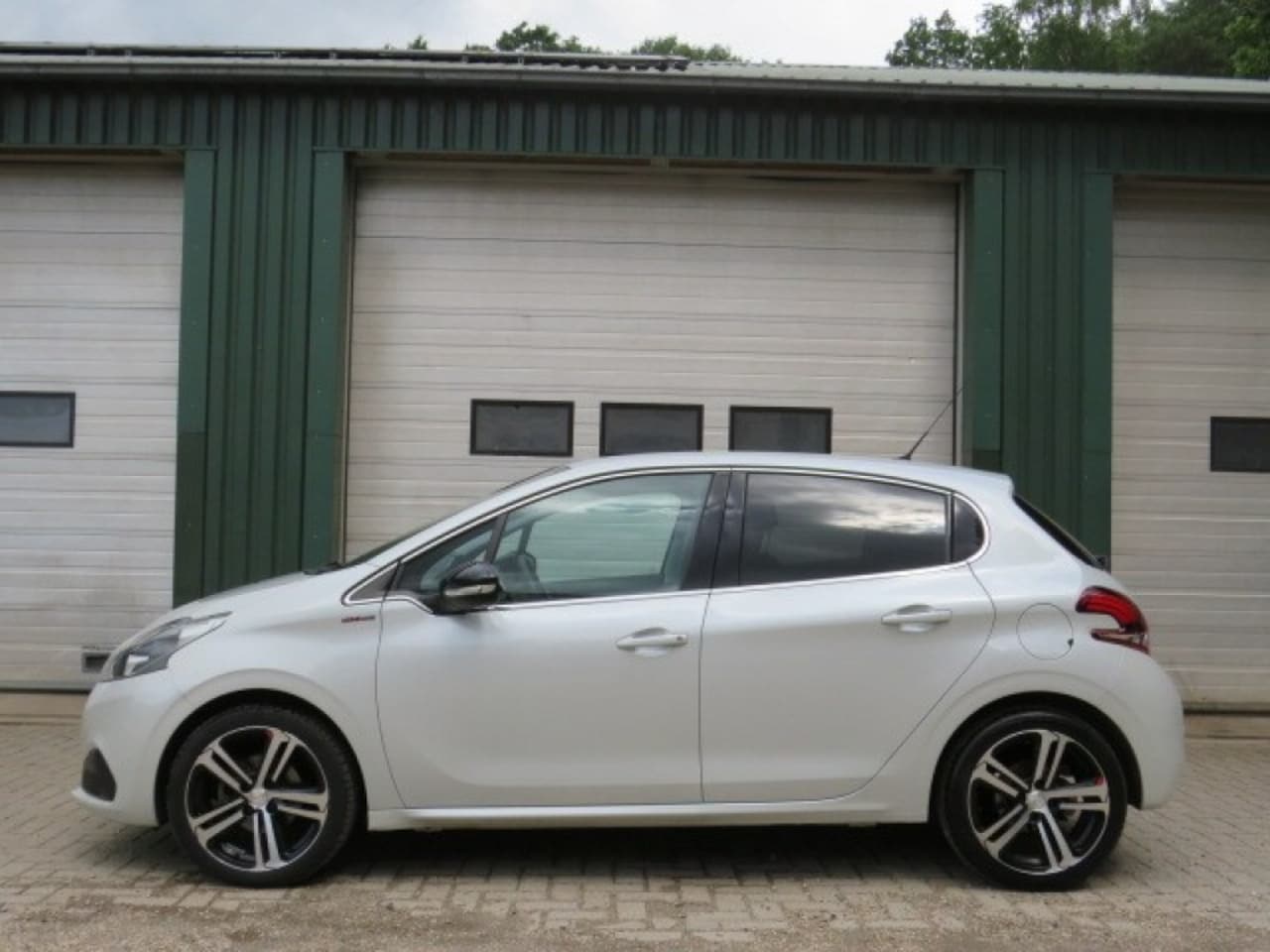 Peugeot 208 - 1.2 PureTech GT-Line 1.2 PureTech GT-line - AutoWereld.nl