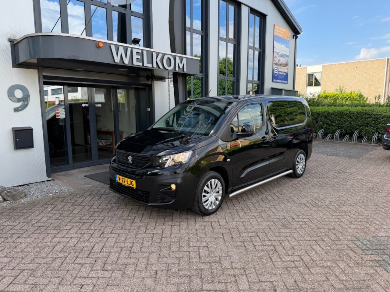 Peugeot Partner - 1.5 BlueHDi L2 Lang Automaat 130PK Navi, 2x schuifdeur, 3-pers, Cruisecntrl, PDC - AutoWereld.nl