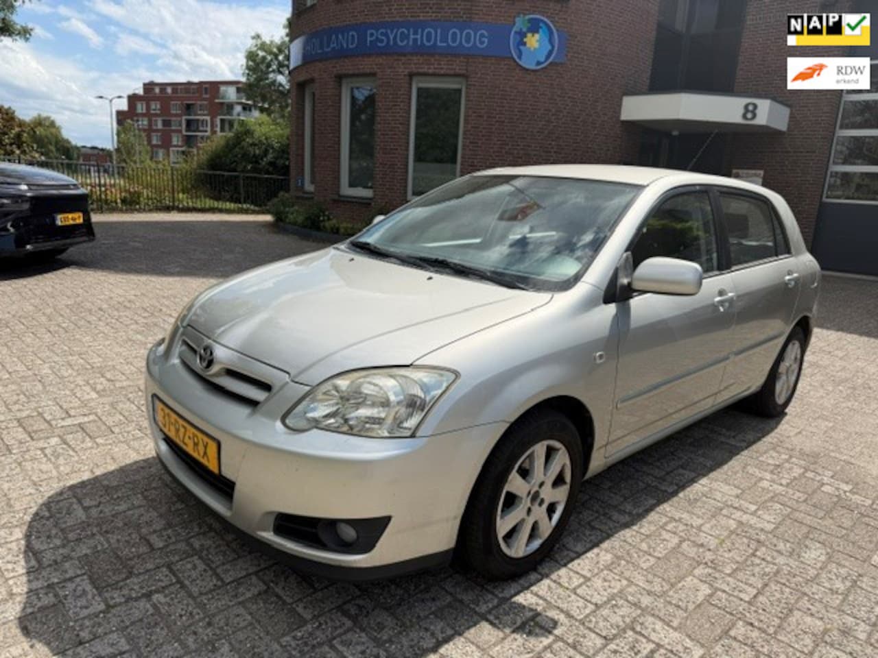 Toyota Corolla - 1.4 VVT-i Linea Sol / bj.2005 / kleur: grijs / 5 deurs / climate / sportvelgen / APK tot 0 - AutoWereld.nl
