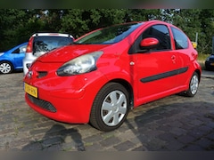 Toyota Aygo - 1.0-12V + 230 dkm 5 drs airco nw apk 26-9-2027