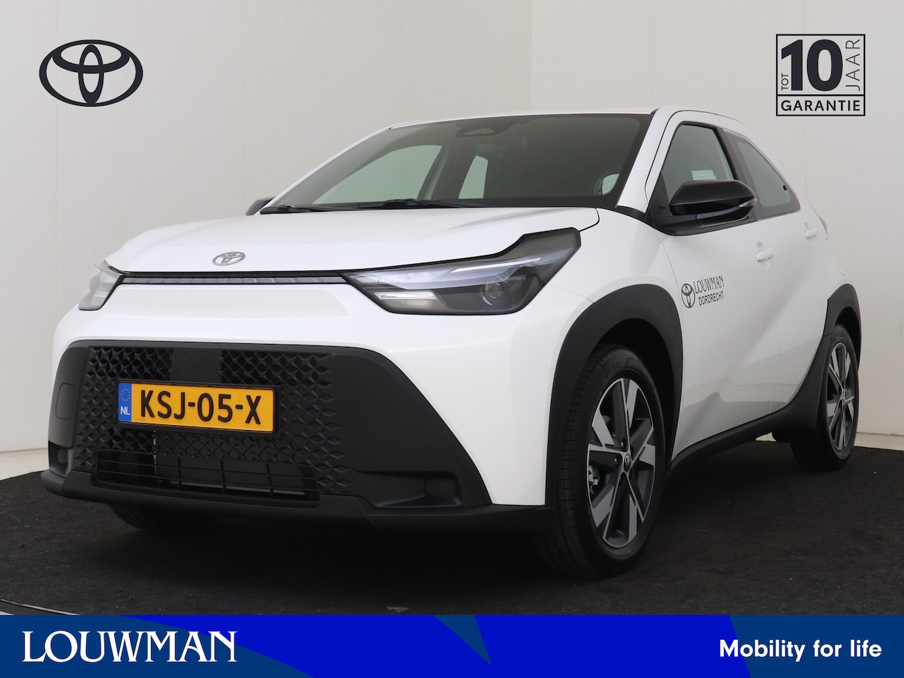 Toyota Aygo X - Hybrid 115 play + GO Pack | DEMO & DIRECT LEVERBAAR | 17 inch LM Velgen | - AutoWereld.nl