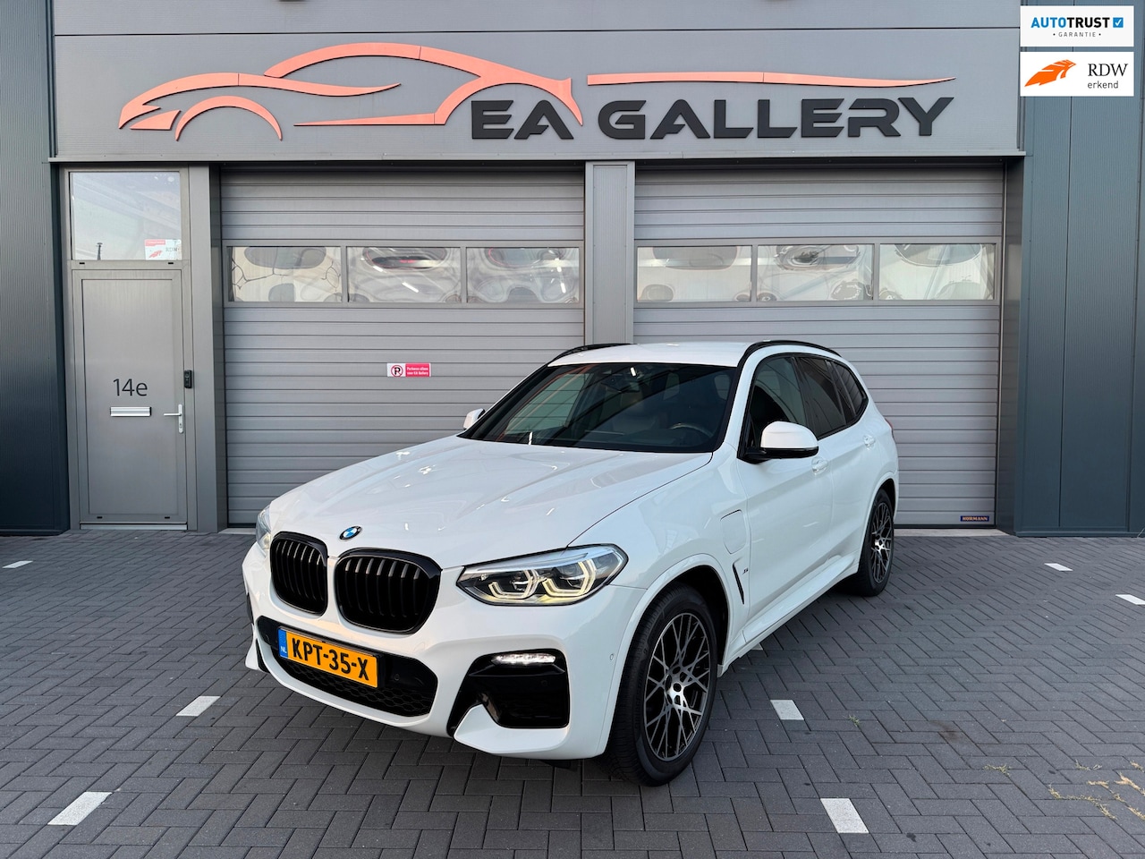 BMW X3 - XDrive30e M High Executive Camera HUD Keyless - AutoWereld.nl