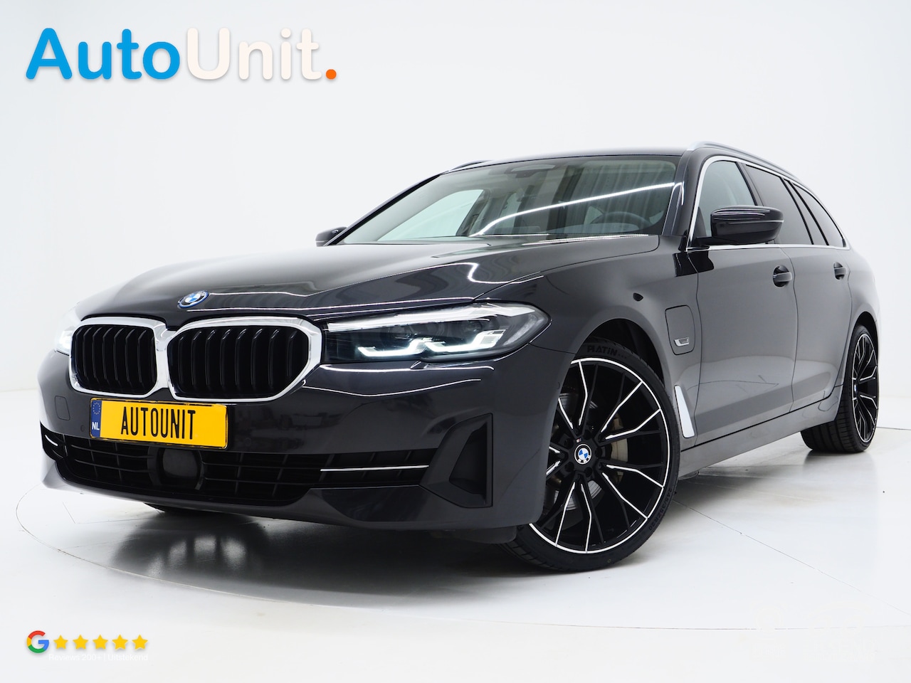 BMW 5-serie Touring - 530e | Leder | Memory | Stoelventilatie | Adaptive Cruise | Camera | Sfeerlicht | Dodehoek - AutoWereld.nl
