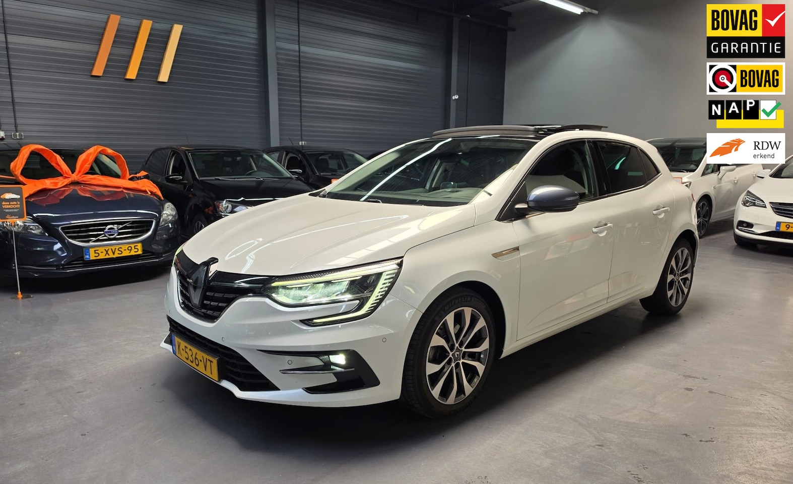 Renault Mégane - 1.3 TCe Business Edition One FACE LIFT CAMERA MASSAGE PANORAMA LEDER LED NAP NL AUTO - AutoWereld.nl