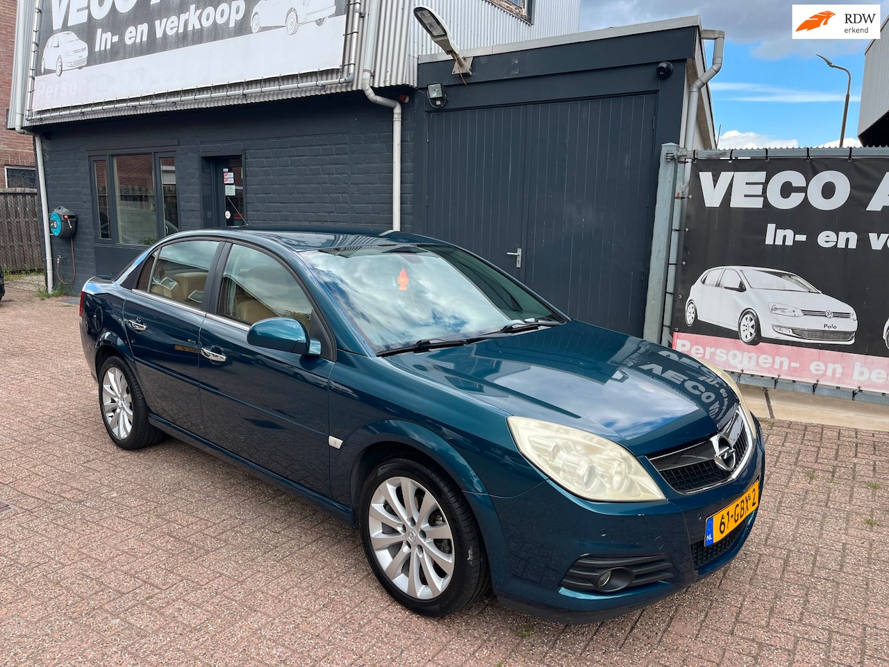 Opel Vectra - 2.2-16V Executive airco leder apk juni 2027 - AutoWereld.nl
