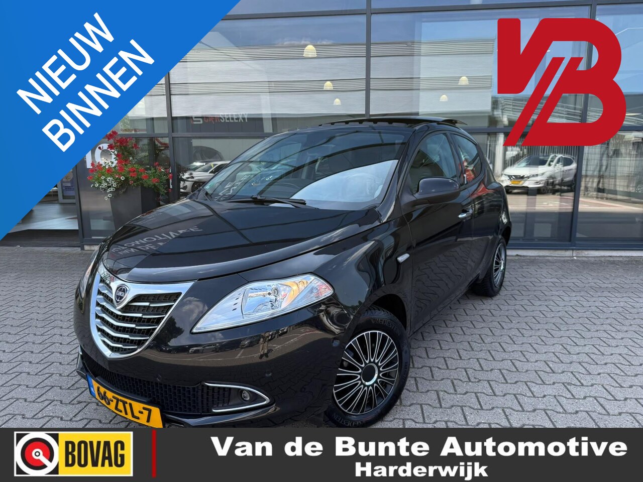 Lancia Y(psilon) - Ypsilon 0.9 TwinAir Platinum *Schuif-/Kanteldak & Cruise* - AutoWereld.nl