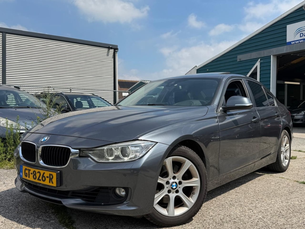 BMW 3-serie - 330d High Executive |NweAPK|ECC|LMV|Leer|Navi|Schuifdak| - AutoWereld.nl