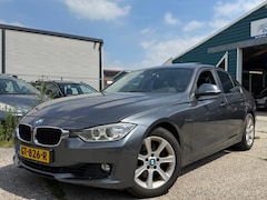 BMW 3-serie - 330d High Executive |NweAPK|ECC|LMV|Leer|Navi|Schuifdak|