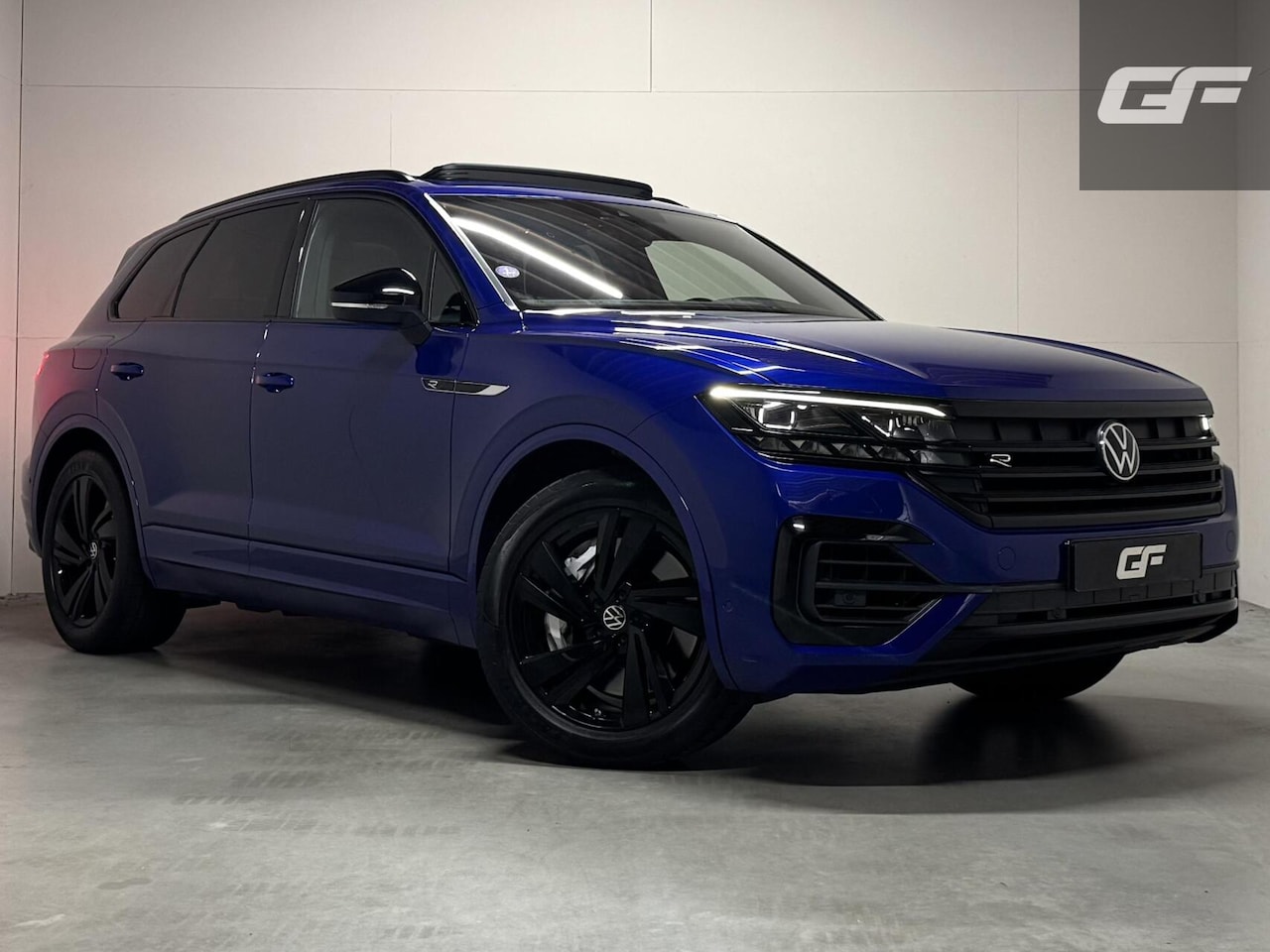 Volkswagen Touareg - 3.0 TSi eHybrid 4MOTION R-Line Pano Lapiz Blue - AutoWereld.nl