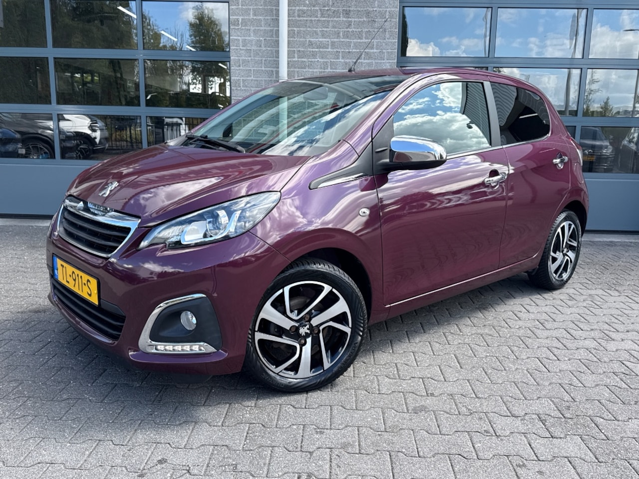 Peugeot 108 - 1.0 e-VTi Allure|CLIMA|CAMERA|CARPLAY| - AutoWereld.nl