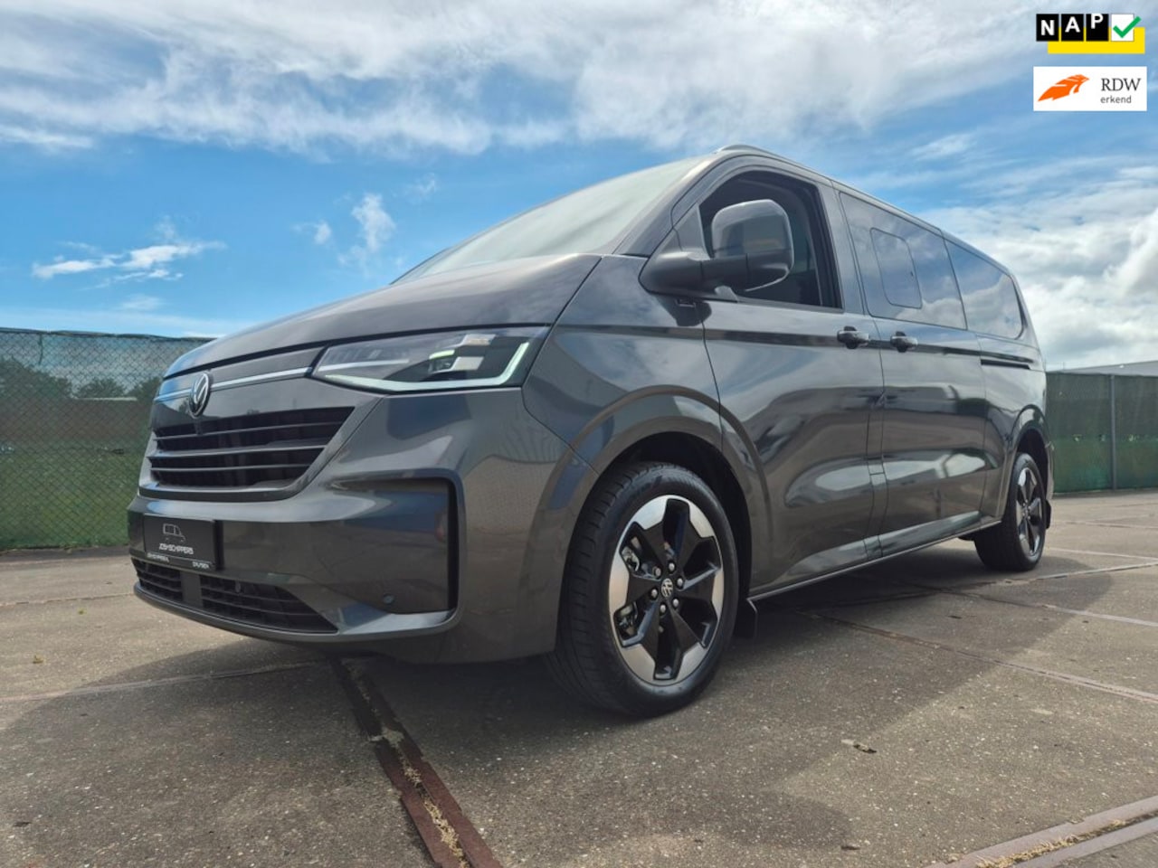 Volkswagen Transporter Caravelle - T7 full options pano, verlengd, leder - AutoWereld.nl