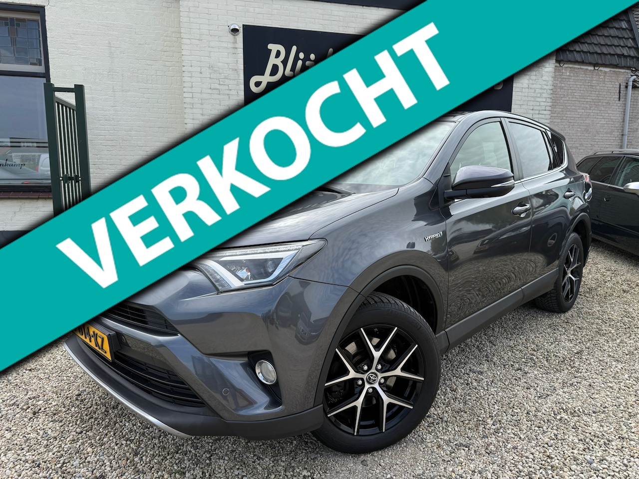 Toyota RAV4 - 2.5 Hybrid AWD Dynamic 360 Camera | Keyless | Navi | Trekhaak - AutoWereld.nl