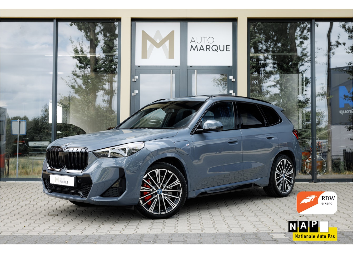 BMW X1 - xDrive25e | M Sportpakket Pro | Panoramadak | Elek. Trekhaak | Harman Kardon | 20" LM Velg - AutoWereld.nl