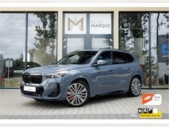 BMW X1 - xDrive25e | M Sportpakket Pro | Panoramadak | Elek. Trekhaak | Harman Kardon | 20" LM Velg