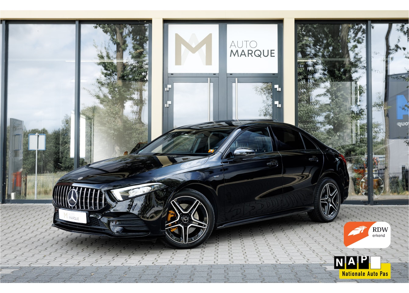 Mercedes-Benz A-klasse - 250 e Aut. | Business Solution AMG Limited | Panoramadak | Sfeerverlichting | LED | 18” LM - AutoWereld.nl