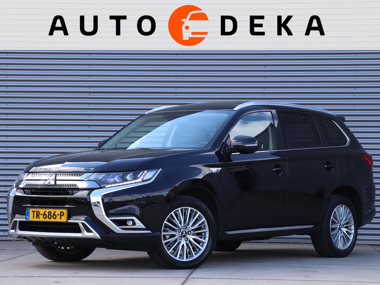 Mitsubishi Outlander - 2.4 PHEV Intense+ *Schuifdak*Trekhaak* - AutoWereld.nl