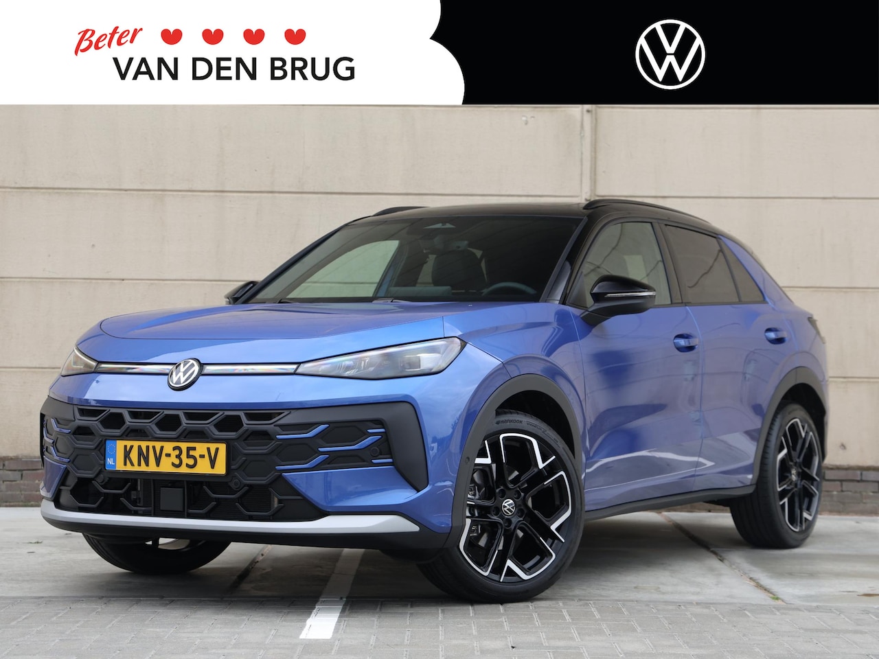 Volkswagen T-Roc - 1.5 eTsi Style First Edition 116 pk DSG | Black style | Panoramadak | Navigatie | Camera | - AutoWereld.nl