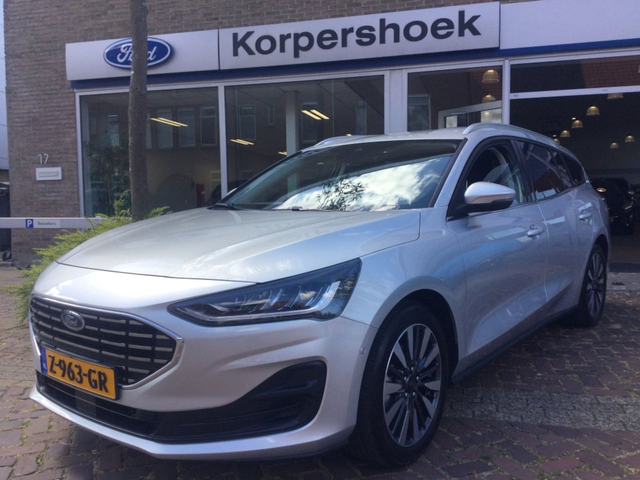 Ford Focus Wagon - 1.0 EBH Titanium X - AutoWereld.nl