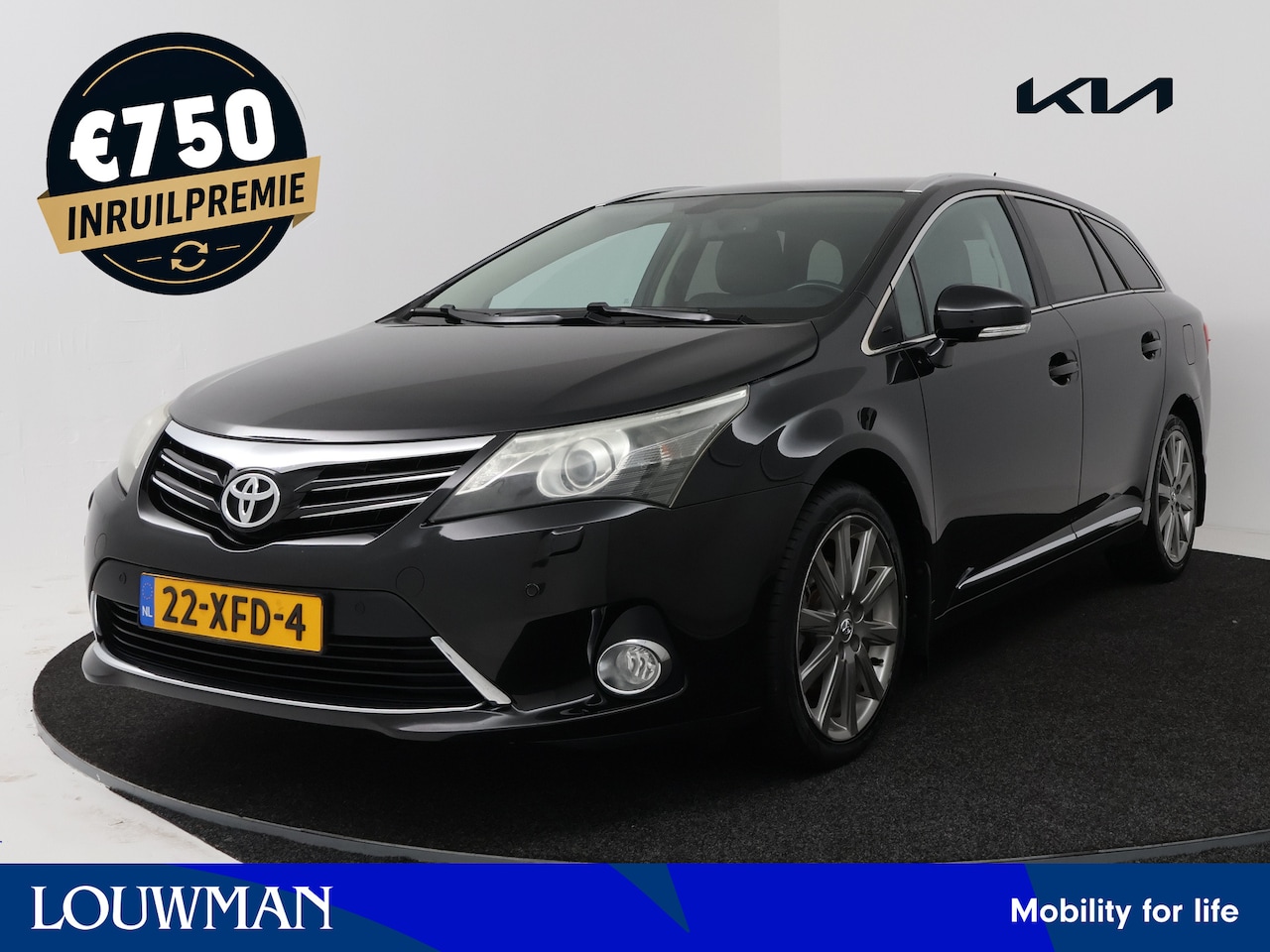 Toyota Avensis Wagon - 2.0 VVTi Executive Business | Panoramadak | Xenon | Trekhaak | €750-inruilpremie - AutoWereld.nl