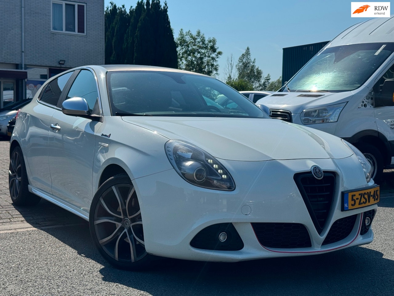 Alfa Romeo Giulietta - 1.4 T Distinctive Lusso 1.4 T Distinctive Lusso - AutoWereld.nl