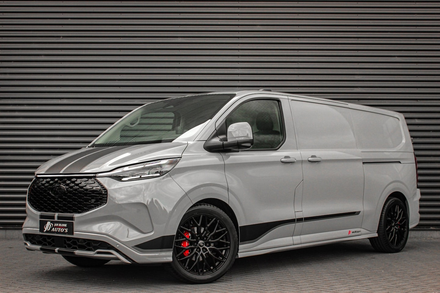 Ford E-Transit Cust. - 340 L2H1 SPORT 71 kWh 218PK / JB-EDITON / B&O GELUID / 370KM RANGE / APPLE CARPLAY /DRIVER - AutoWereld.nl